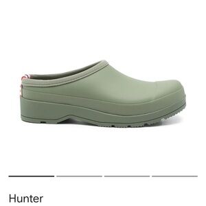 NWT Hunter Play Clogs in Khaki Green M10/W11
